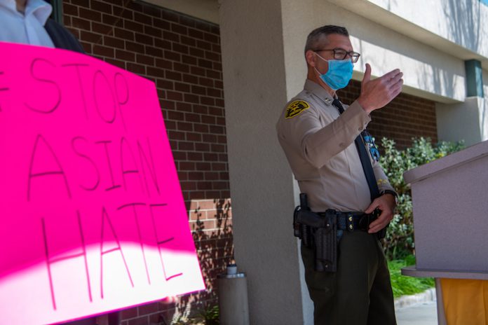 LASD-19 洛杉矶郡警察局核桃分局长雷耶斯(Alfred Reyes)。庞可阳摄