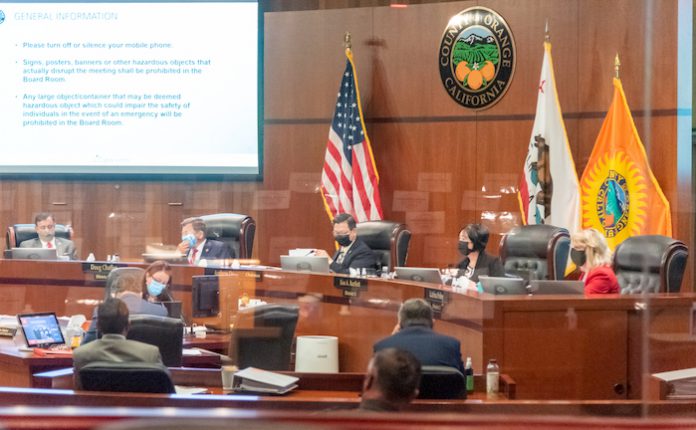 橙郡督察会议。庞可阳摄 OC