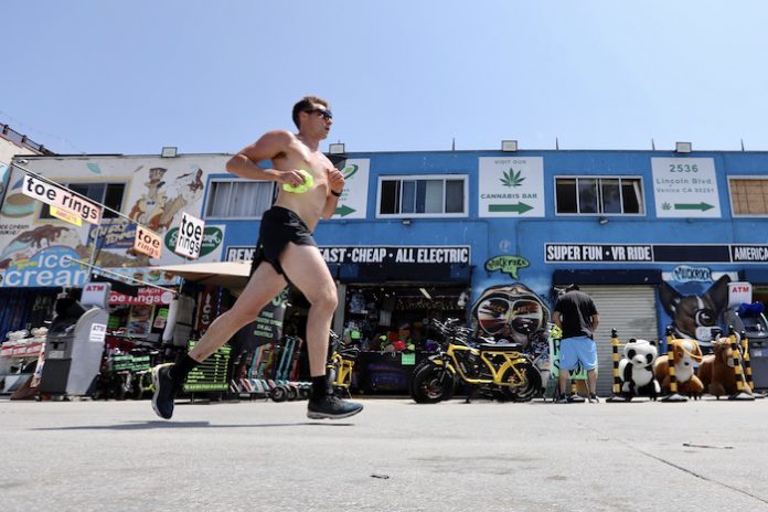 热、跑步、威尼斯海滩