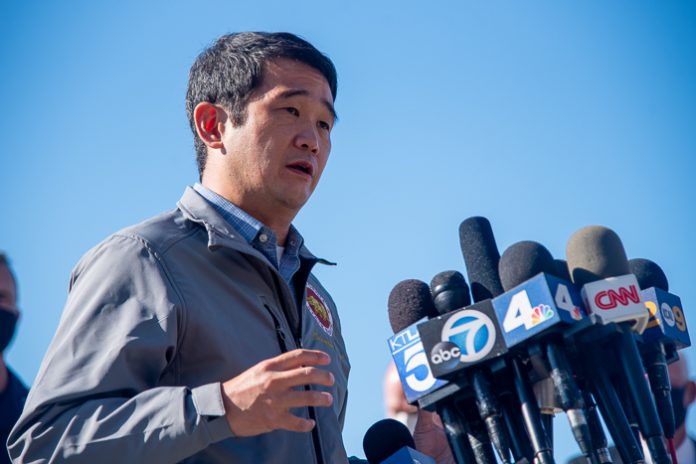 Dave Min OCoilSpill Gavin Newsom_-28