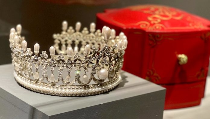 熠熠生辉:迪士尼影视珠宝展