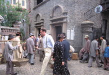 「环球影视」人物专访_让美术融进剧本和人物里——著名美术指导屠欣然