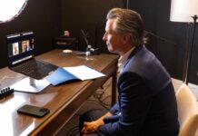 选区大战升级:纽森硬刚特朗普,提交《信息自由法》请求